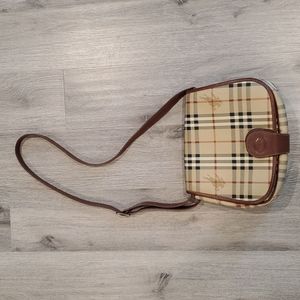 Burberry mini bag, 1 1/2inch scratch, sauf this condition good